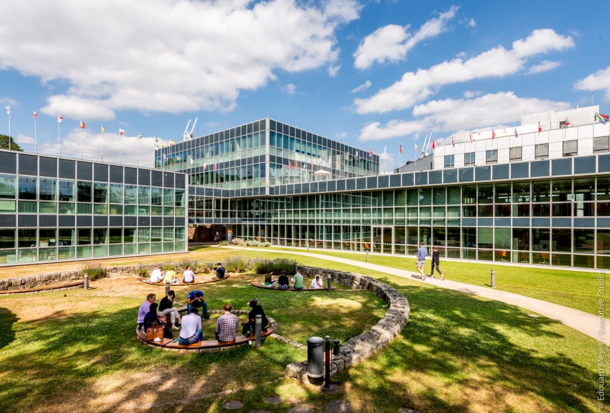 1_insead_2018_343
